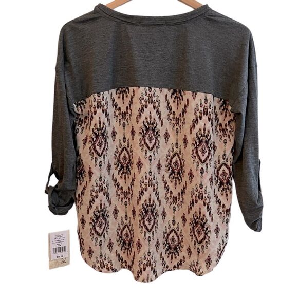 😊3/$30 ReWind 3/4 sleeve top with solid and print - Sz M - Picture 2 of 11